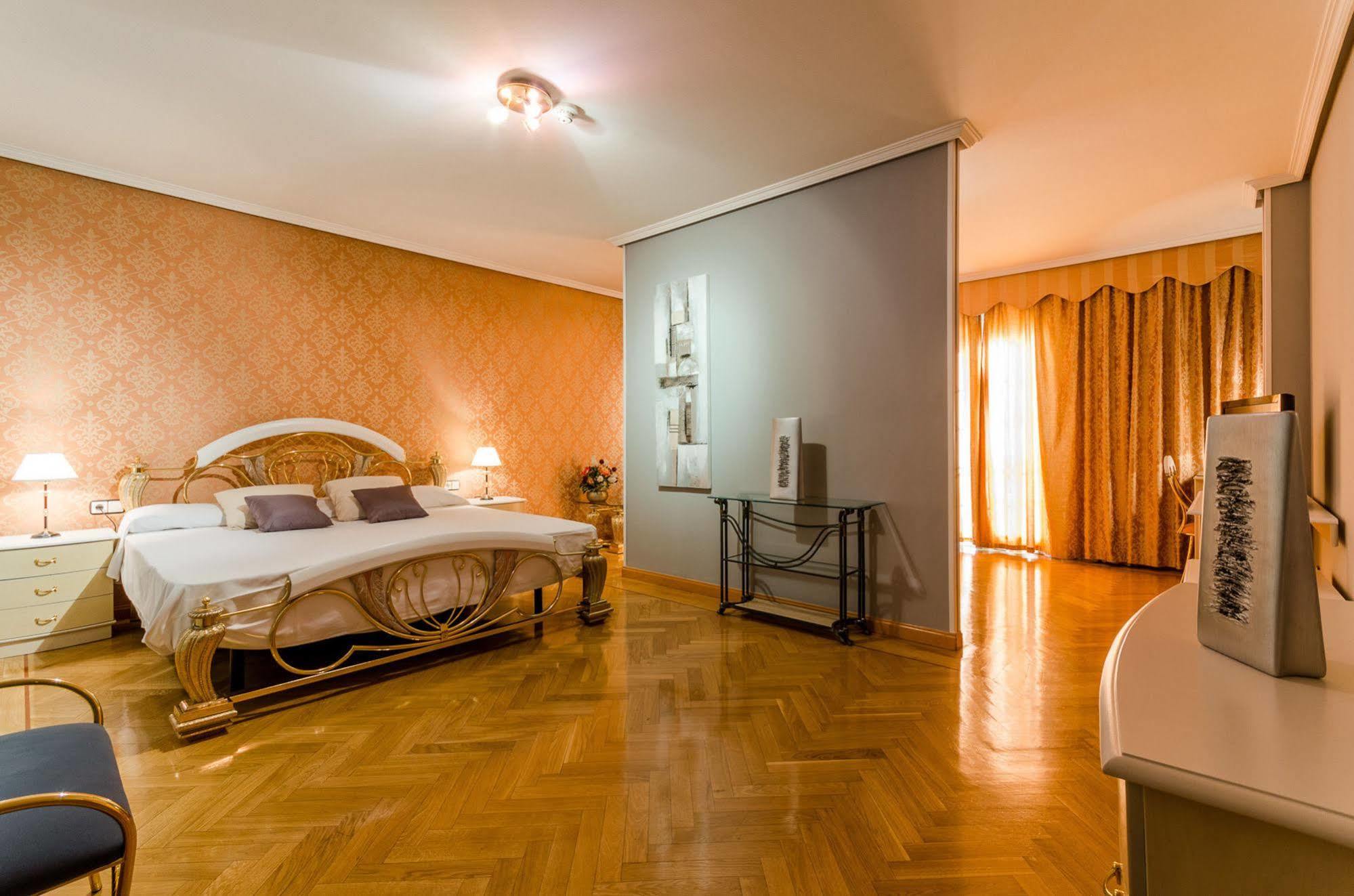 Hotel Checkin Madrid Parla Zewnętrze zdjęcie